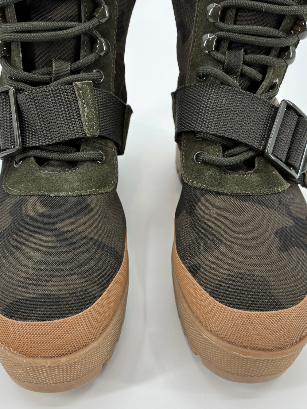 Steve Madden Women Lace Up Military Camo Lug Sole Platform Chunky Boots Size 8.5 - Picture 2 of 12